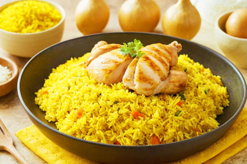 Delicious Chicken and Yellow Rice Dish