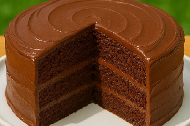 Easy Moist Chocolate Cake of Birthday
